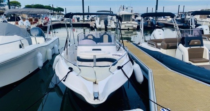 b2 marine 572 6 710x375 - Cap Ferret 572 open