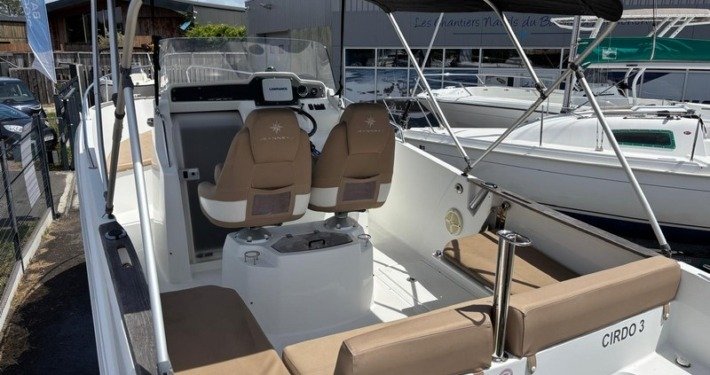 Jeanneau Cap Camarat 7.5 CC Cap Camarat 7.5 CC 1 710x375 - Jeanneau Cap Camarat 7.5 CC