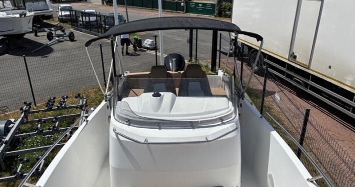 Jeanneau Cap Camarat 7.5 CC Cap Camarat 7.5 CC 8 710x375 - Jeanneau Cap Camarat 7.5 CC