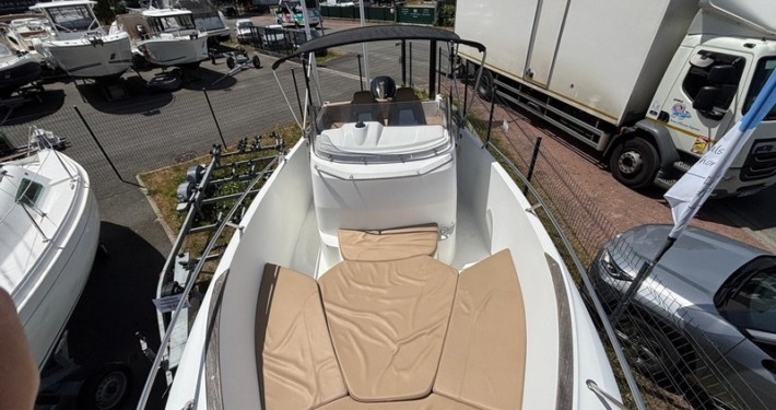 Cap Camarat 7.5 CC 12 710x375 - Jeanneau Cap Camarat 7.5 CC