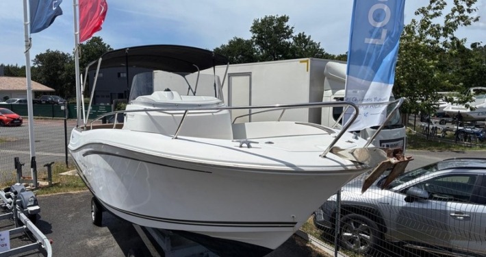 Cap Camarat 7.5 CC 19 710x375 - Jeanneau Cap Camarat 7.5 CC